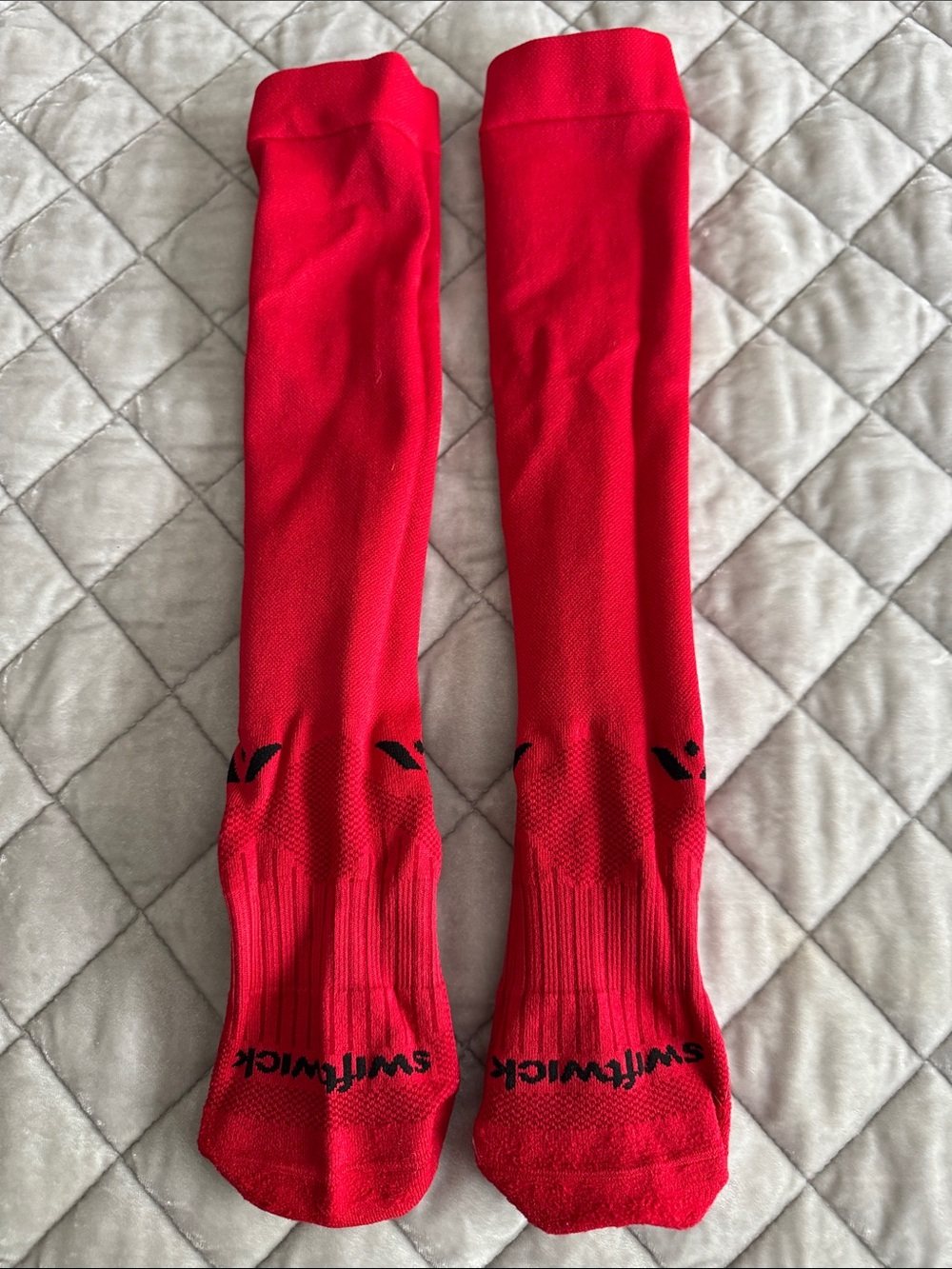 Red Performance Compression Running Socks - Swiftwick - Picture 2 of 3